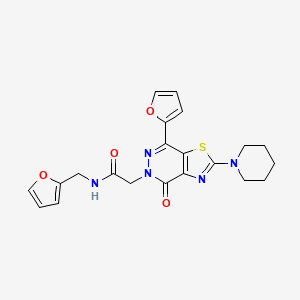 molecular formula C21H21N5O4S B2643622 2-(7-(furan-2-yl)-4-oxo-2-(piperidin-1-yl)thiazolo[4,5-d]pyridazin-5(4H)-yl)-N-(furan-2-ylmethyl)acetamide CAS No. 1105241-54-0