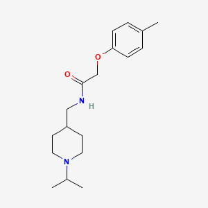 B2645017 N-((1-isopropylpiperidin-4-yl)methyl)-2-(p-tolyloxy)acetamide CAS No. 946270-97-9
