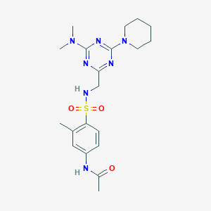 molecular formula C20H29N7O3S B2645115 N-(4-(N-((4-(二甲氨基)-6-(哌啶-1-基)-1,3,5-三嗪-2-基)甲基)磺酰胺基)-3-甲基苯基)乙酰胺 CAS No. 2034471-78-6