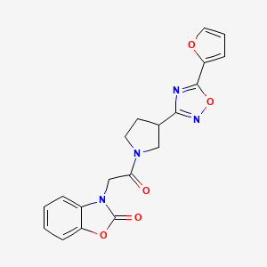 molecular formula C19H16N4O5 B2645635 3-(2-(3-(5-(呋喃-2-基)-1,2,4-恶二唑-3-基)吡咯烷-1-基)-2-氧代乙基)苯并[d]恶唑-2(3H)-酮 CAS No. 2034371-24-7