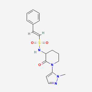 molecular formula C17H20N4O3S B2645851 (E)-N-[1-(2-Methylpyrazol-3-yl)-2-oxopiperidin-3-yl]-2-phenylethenesulfonamide CAS No. 2111875-18-2