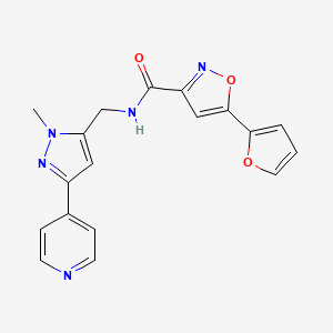 molecular formula C18H15N5O3 B2646858 5-(Furan-2-yl)-N-[(2-methyl-5-pyridin-4-ylpyrazol-3-yl)methyl]-1,2-oxazole-3-carboxamide CAS No. 2319720-64-2