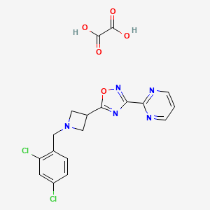 molecular formula C18H15Cl2N5O5 B2647828 5-(1-(2,4-Dichlorobenzyl)azetidin-3-yl)-3-(pyrimidin-2-yl)-1,2,4-oxadiazole oxalate CAS No. 1351596-16-1