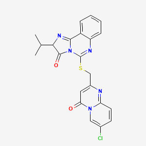 molecular formula C22H18ClN5O2S B2647841 5-[(7-氯-4-氧代吡啶并[1,2-a]嘧啶-2-基)甲硫基]-2-丙-2-基-2H-咪唑并[1,2-c]喹唑啉-3-酮 CAS No. 958612-95-8