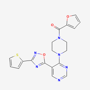 Furan-2-yl(4-(5-(3-(thiophen-2-yl)-1,2,4-oxadiazol-5-yl)pyrimidin-4-yl)piperazin-1-yl)methanone