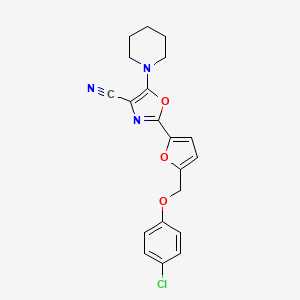 molecular formula C20H18ClN3O3 B2649655 2-(5-((4-氯苯氧基)甲基)呋喃-2-基)-5-(哌啶-1-基)恶唑-4-腈 CAS No. 931968-16-0