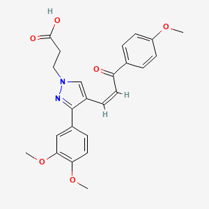 (Z)-3-(3-(3,4-dimethoxyphenyl)-4-(3-(4-methoxyphenyl)-3-oxoprop-1-en-1-yl)-1H-pyrazol-1-yl)propanoic acid