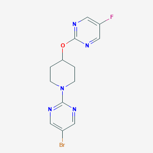 molecular formula C13H13BrFN5O B2651328 2-[1-(5-Bromopyrimidin-2-yl)piperidin-4-yl]oxy-5-fluoropyrimidine CAS No. 2380100-40-1