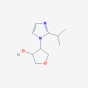 molecular formula C10H16N2O2 B2653941 4-[2-(propan-2-yl)-1H-imidazol-1-yl]oxolan-3-ol CAS No. 1864208-09-2