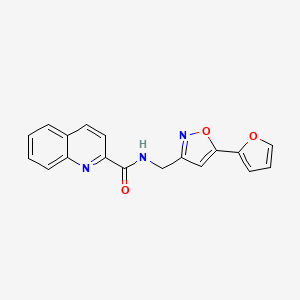 molecular formula C18H13N3O3 B2654175 N-((5-(呋喃-2-基)异恶唑-3-基)甲基)喹啉-2-甲酰胺 CAS No. 1207048-13-2