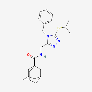 molecular formula C24H32N4OS B2654623 N-[(4-benzyl-5-propan-2-ylsulfanyl-1,2,4-triazol-3-yl)methyl]adamantane-1-carboxamide CAS No. 477303-43-8