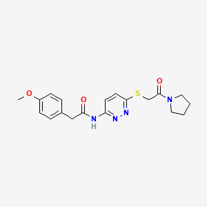 molecular formula C19H22N4O3S B2655093 2-(4-甲氧苯基)-N-(6-((2-氧代-2-(吡咯烷-1-基)乙基)硫代)吡啶嗪-3-基)乙酰胺 CAS No. 1021253-07-5
