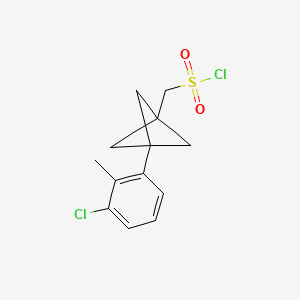 molecular formula C13H14Cl2O2S B2655186 [3-(3-Chloro-2-methylphenyl)-1-bicyclo[1.1.1]pentanyl]methanesulfonyl chloride CAS No. 2287339-99-3