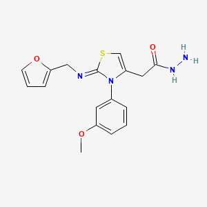 molecular formula C17H18N4O3S B2656313 [2-(Furan-2-ylmethylimino)-3-(3-methoxy-phenyl)-2,3-dihydro-thiazol-4-yl]-acetic acid hydrazide CAS No. 556006-97-4