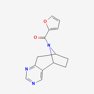 molecular formula C14H13N3O2 B2657188 呋喃-2-基((5R,8S)-6,7,8,9-四氢-5H-5,8-环亚氨基环庚并[d]嘧啶-10-基)甲酮 CAS No. 1903440-64-1
