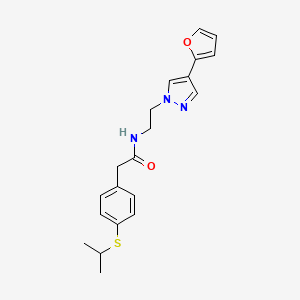 molecular formula C20H23N3O2S B2657530 N-(2-(4-(呋喃-2-基)-1H-吡唑-1-基)乙基)-2-(4-(异丙硫基)苯基)乙酰胺 CAS No. 2034293-64-4