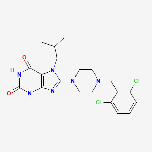 molecular formula C21H26Cl2N6O2 B2657566 8-[4-[(2,6-二氯苯基)甲基]哌嗪-1-基]-3-甲基-7-(2-甲基丙基)嘌呤-2,6-二酮 CAS No. 879589-83-0