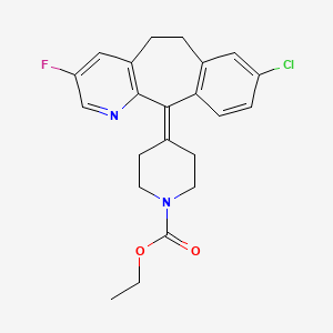 Ethyl 4-{13-chloro-6-fluoro-4-azatricyclo[9.4.0.0^{3,8}]pentadeca-1(11),3(8),4,6,12,14-hexaen-2-ylidene}piperidine-1-carboxylate