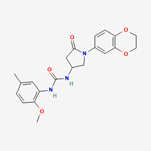 molecular formula C21H23N3O5 B2660103 1-(1-(2,3-Dihydrobenzo[b][1,4]dioxin-6-yl)-5-oxopyrrolidin-3-yl)-3-(2-methoxy-5-methylphenyl)urea CAS No. 877641-08-2