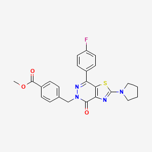 molecular formula C24H21FN4O3S B2660494 methyl 4-((7-(4-fluorophenyl)-4-oxo-2-(pyrrolidin-1-yl)thiazolo[4,5-d]pyridazin-5(4H)-yl)methyl)benzoate CAS No. 1173075-19-8