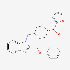 molecular formula C25H25N3O3 B2660698 furan-2-yl(4-((2-(phenoxymethyl)-1H-benzo[d]imidazol-1-yl)methyl)piperidin-1-yl)methanone CAS No. 1211308-00-7