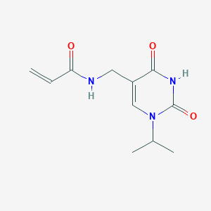 molecular formula C11H15N3O3 B2661317 N-[(2,4-Dioxo-1-propan-2-ylpyrimidin-5-yl)methyl]prop-2-enamide CAS No. 2361645-83-0