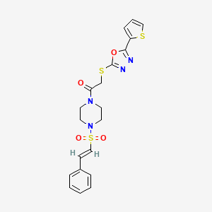 molecular formula C20H20N4O4S3 B2661344 1-[4-[(E)-2-phenylethenyl]sulfonylpiperazin-1-yl]-2-[(5-thiophen-2-yl-1,3,4-oxadiazol-2-yl)sulfanyl]ethanone CAS No. 925556-58-7