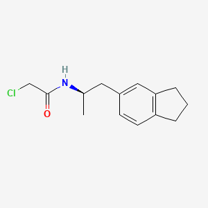 2-Chloro-N-[(2R)-1-(2,3-dihydro-1H-inden-5-yl)propan-2-yl]acetamide