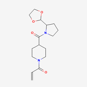 1-[4-[2-(1,3-Dioxolan-2-yl)pyrrolidine-1-carbonyl]piperidin-1-yl]prop-2-en-1-one