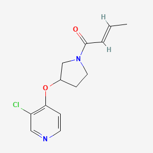 molecular formula C13H15ClN2O2 B2663901 (E)-1-(3-((3-chloropyridin-4-yl)oxy)pyrrolidin-1-yl)but-2-en-1-one CAS No. 2035001-12-6