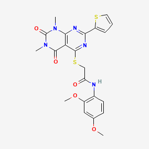 molecular formula C22H21N5O5S2 B2664748 N-(2,4-二甲氧基苯基)-2-((6,8-二甲基-5,7-二氧代-2-(噻吩-2-基)-5,6,7,8-四氢嘧啶并[4,5-d]嘧啶-4-基)硫)乙酰胺 CAS No. 847191-80-4