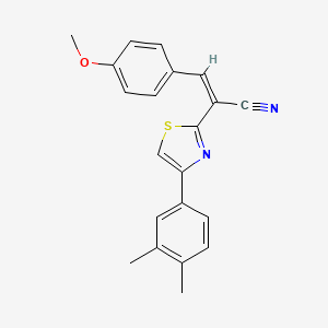 (2Z)-2-[4-(3,4-dimethylphenyl)-1,3-thiazol-2-yl]-3-(4-methoxyphenyl)prop-2-enenitrile