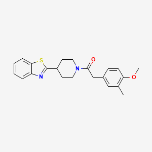 1-(4-(Benzo[d]thiazol-2-yl)piperidin-1-yl)-2-(4-methoxy-3-methylphenyl)ethanone