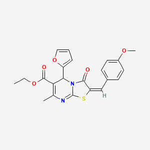 molecular formula C22H20N2O5S B2665478 (E)-乙酸5-(呋喃-2-基)-2-(4-甲氧基苯甲基亚)-7-甲基-3-氧代-3,5-二氢-2H-噻唑并[3,2-a]嘧啶-6-甲酸酯 CAS No. 537685-60-2
