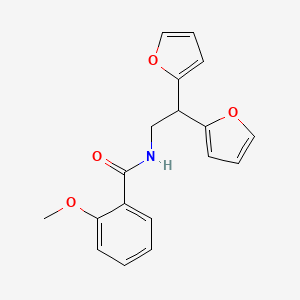 molecular formula C18H17NO4 B2665759 N-(2,2-二(呋喃-2-基)乙基)-2-甲氧基苯甲酰胺 CAS No. 2309802-49-9
