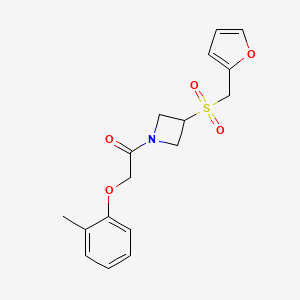 molecular formula C17H19NO5S B2665961 1-(3-((呋喃-2-基甲基)磺酰基)氮杂丙酸-1-基)-2-(邻甲苯氧基)乙酮 CAS No. 1797697-58-5