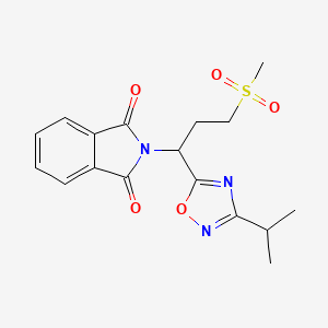 molecular formula C17H19N3O5S B2668418 2-(1-(3-Isopropyl-1,2,4-oxadiazol-5-yl)-3-(methylsulfonyl)propyl)isoindoline-1,3-dione CAS No. 1809468-61-8