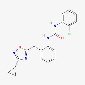 1-(2-Chlorophenyl)-3-(2-((3-cyclopropyl-1,2,4-oxadiazol-5-yl)methyl)phenyl)urea