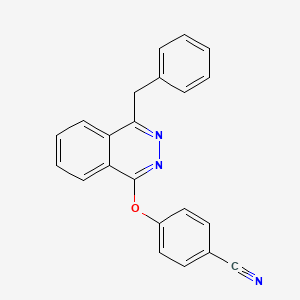 molecular formula C22H15N3O B2669291 4-[(4-Benzyl-1-phthalazinyl)oxy]benzenecarbonitrile CAS No. 338404-36-7
