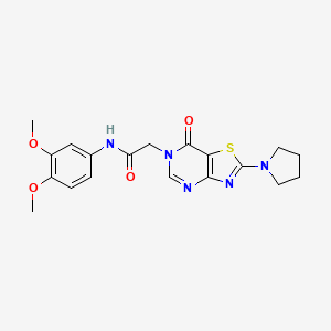 molecular formula C19H21N5O4S B2669487 N-(3,4-二甲氧基苯基)-2-(7-氧代-2-(吡咯啉-1-基)噻唑并[4,5-d]嘧啶-6(7H)-基)乙酰胺 CAS No. 1223842-85-0