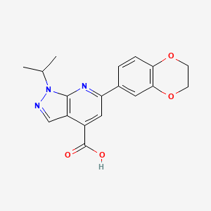 molecular formula C18H17N3O4 B2670542 6-(2,3-dihydro-1,4-benzodioxin-6-yl)-1-(propan-2-yl)-1H-pyrazolo[3,4-b]pyridine-4-carboxylic acid CAS No. 924477-45-2