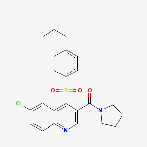 molecular formula C24H25ClN2O3S B2670701 6-Chloro-4-[(4-isobutylphenyl)sulfonyl]-3-(pyrrolidin-1-ylcarbonyl)quinoline CAS No. 1111052-18-6