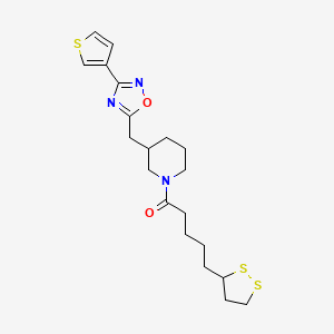 molecular formula C20H27N3O2S3 B2670833 5-(1,2-Dithiolan-3-yl)-1-(3-((3-(thiophen-3-yl)-1,2,4-oxadiazol-5-yl)methyl)piperidin-1-yl)pentan-1-one CAS No. 1705210-40-7