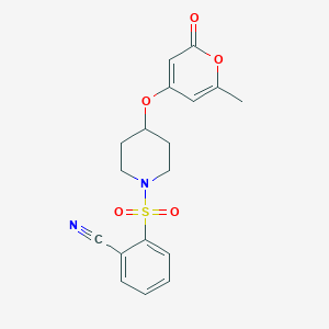 molecular formula C18H18N2O5S B2671445 2-((4-((6-甲基-2-氧代-2H-吡喃-4-基)氧基)哌啶-1-基)磺酰基)苯甲腈 CAS No. 1790201-01-2