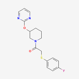 molecular formula C17H18FN3O2S B2671478 2-((4-氟苯基)硫基)-1-(3-(嘧啶-2-氧基)哌嗪-1-基)乙酮 CAS No. 2034620-96-5
