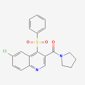 molecular formula C20H17ClN2O3S B2672227 [6-Chloro-4-(phenylsulfonyl)-3-quinolyl](1-pyrrolidinyl)methanone CAS No. 1358794-53-2