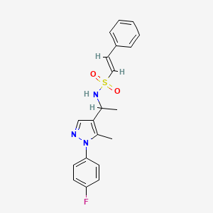 molecular formula C20H20FN3O2S B2672276 (E)-N-[1-[1-(4-Fluorophenyl)-5-methylpyrazol-4-yl]ethyl]-2-phenylethenesulfonamide CAS No. 1173535-66-4