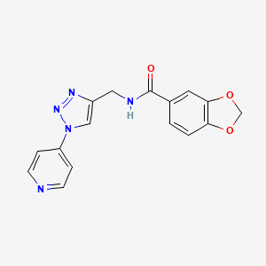 molecular formula C16H13N5O3 B2672680 N-((1-(吡啶-4-基)-1H-1,2,3-三唑-4-基)甲基)苯并[d][1,3]二噁烷-5-甲酰胺 CAS No. 2034227-25-1