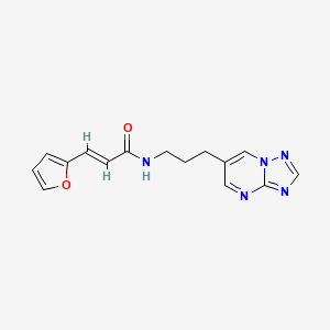 molecular formula C15H15N5O2 B2672978 (E)-N-(3-([1,2,4]三唑并[1,5-a]嘧啶-6-基)丙基)-3-(呋喃-2-基)丙烯酰胺 CAS No. 2035003-50-8