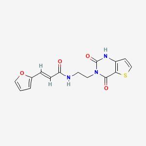 molecular formula C15H13N3O4S B2674227 (E)-N-(2-(2,4-二氧-1,2-二氢噻吩[3,2-d]嘧啄啄-3(4H)-基)乙基)-3-(呋喃-2-基)丙烯酰胺 CAS No. 2035003-85-9
